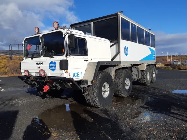 Camion per andare sul ghiacciaio in Islanda