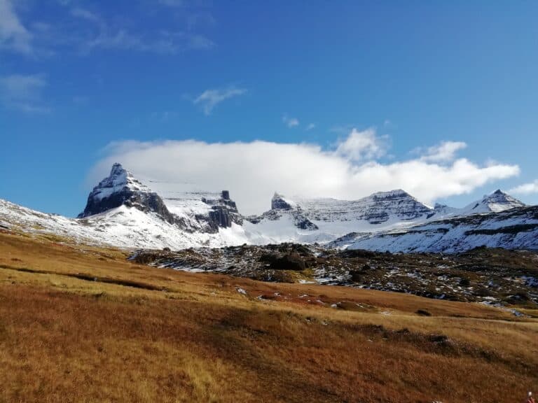 Montagne a Seydisfjordur Islanda