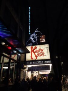 Insegna teatro Kinky Boots a Broadway