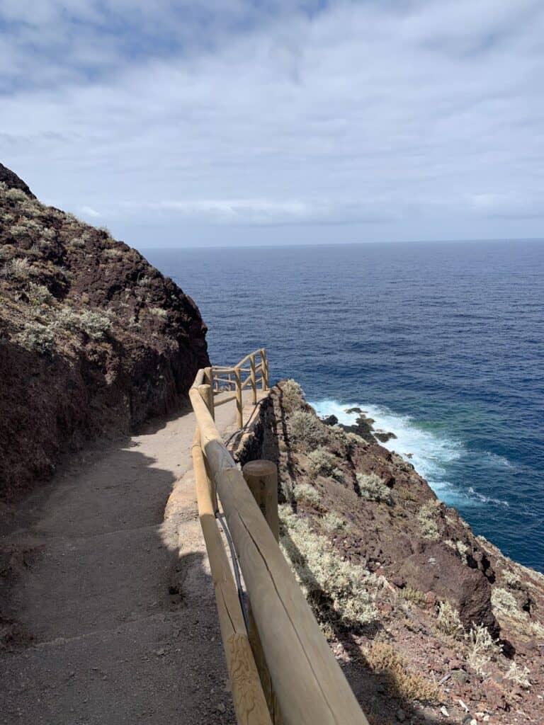 Sentiero per Playa de Nogales